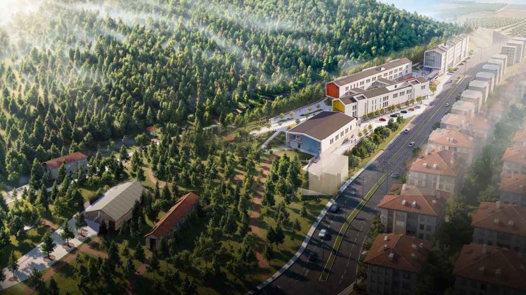 Orman, tarihi tren garı yapıları ve eğitim kampüsünü birlikte gösteren üst ölçek mimari hava perspektifi renderı.